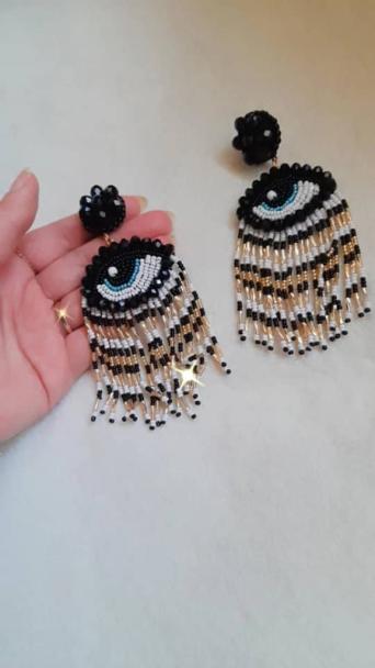 حلق اسود وذهبي