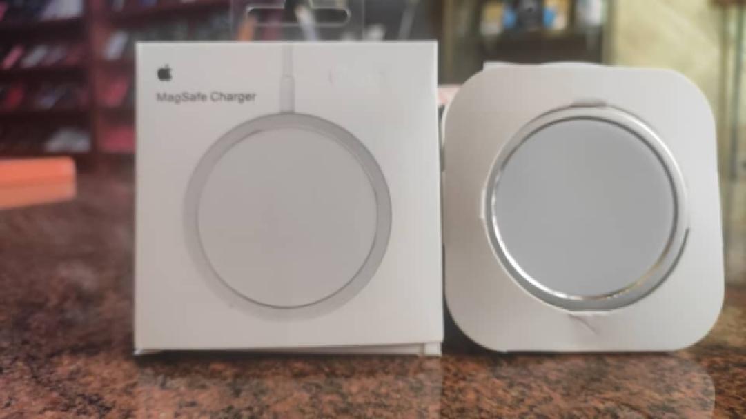 شاحن وايفاي ايفون