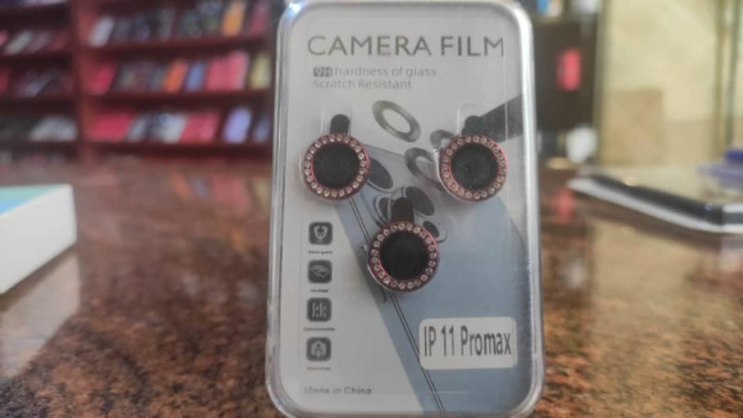 حمايه كاميرا ١١ برو ماكس