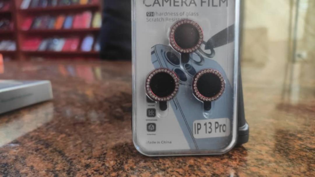 حمايه كاميرا ١٣ برو